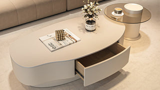 Organic Minimalism and the Sculptural Grace of the Mango Silhouette